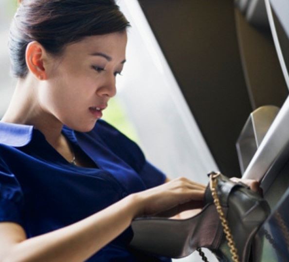 Khi chồng chỉ là… máy ATM