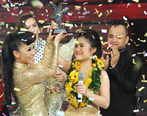 Thu Minh bất ngờ trở lại 'ghế nóng' The Voice