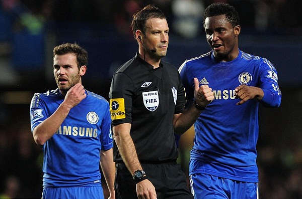 Diễn biến mới nhất vụ Clattenburg: Cầu thủ Chelsea đòi đánh gẫy chân trọng tài