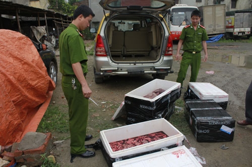 Nội tạng thối 'đi' máy bay trót lọt