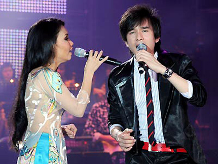 Cẩm Ly hồi hộp trước tin “người tình” cưới vợ