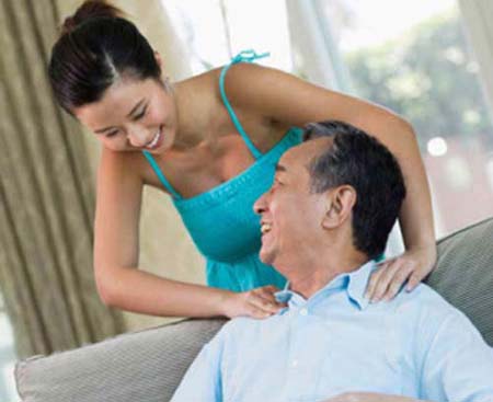 Khổ vì chồng già ham 'yêu' hơn vợ trẻ