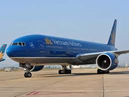 Máy bay Vietnam Airlines xì khói khi hạ cánh