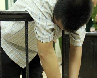 Sát thủ cuồng bạo xin giảm án