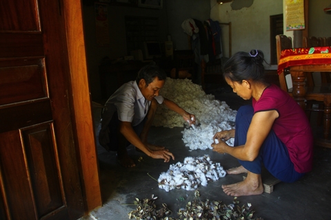 Ly kỳ tượng vàng cổ: Tiền vào tay, họa vào người