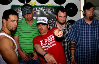 Ca sĩ Mỹ xúc phạm quốc kỳ Nga