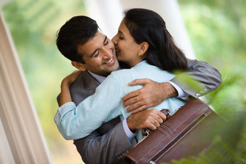 Bí mật từ những tin nhắn trong điện thoại của chồng