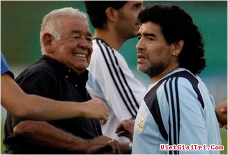 4 ngôi sao đối xử tệ bạc với bố mẹ