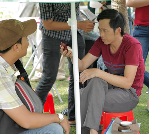 Hoài Linh thách thức phim Tết 2014