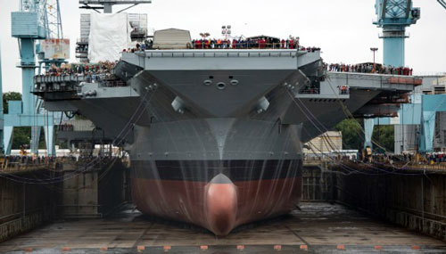 Mỹ “rửa tội” siêu tàu sân bay tối tân nhất