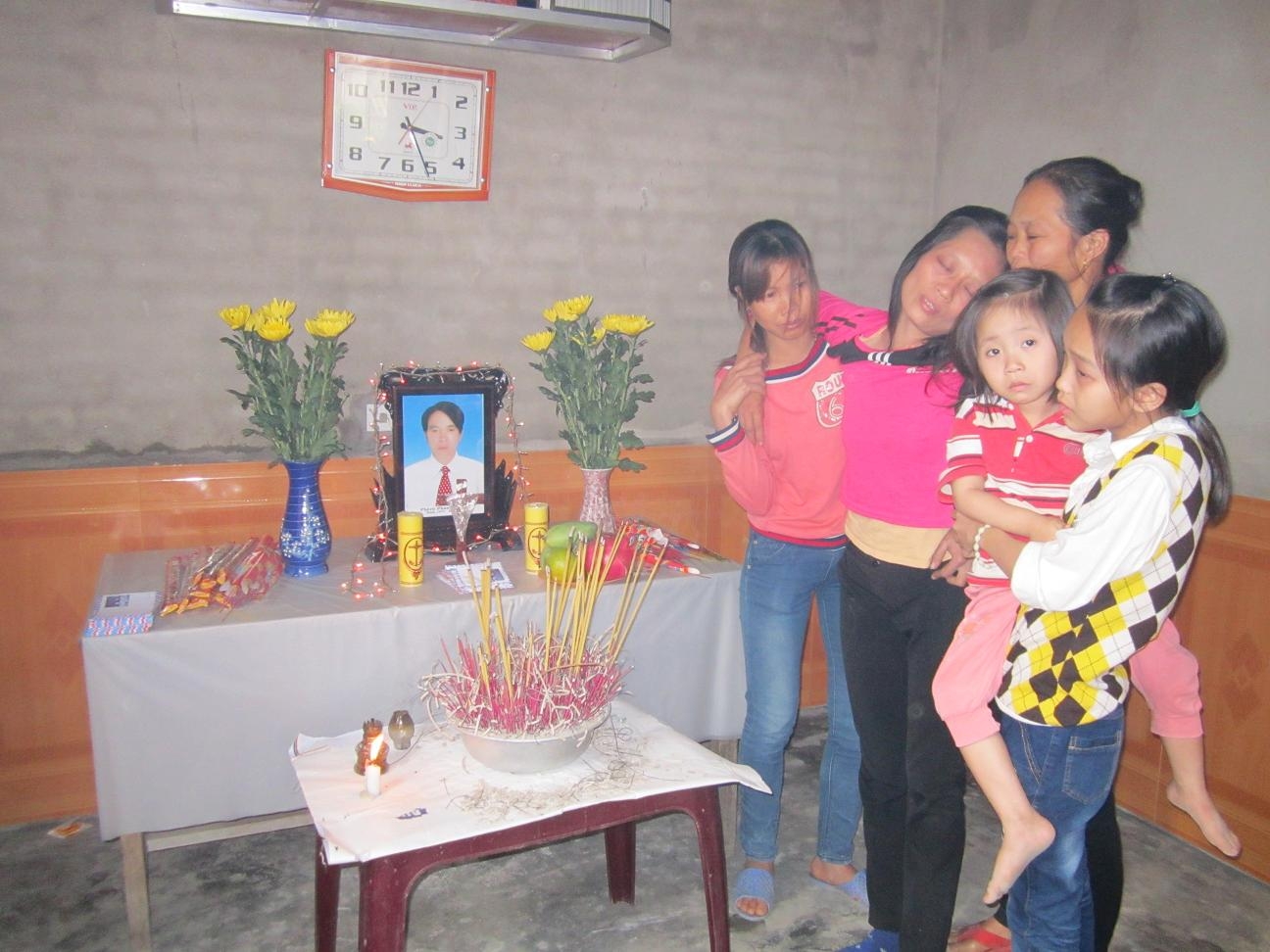 Bắt đối tượng đưa người đi Angola trái phép