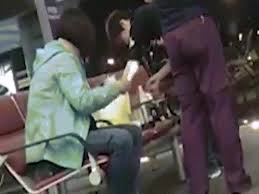 Khách TQ cắm nồi điện nấu ăn giữa phòng chờ máy bay