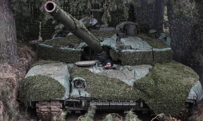 Lớp ngụy trang đặc biệt giúp xe tăng Nga ''tàng hình'' ở Ukraine