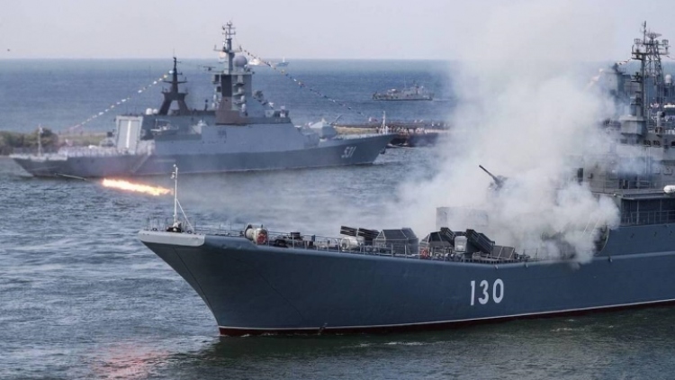 Nga và NATO tập trận đồng thời ở biển Baltic
