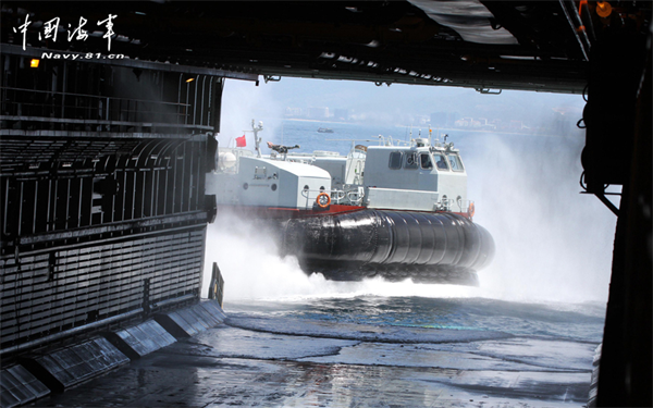 Ngư dân Philippines phát hiện tàu TQ đổ vật liệu xây trộm ở Trường Sa