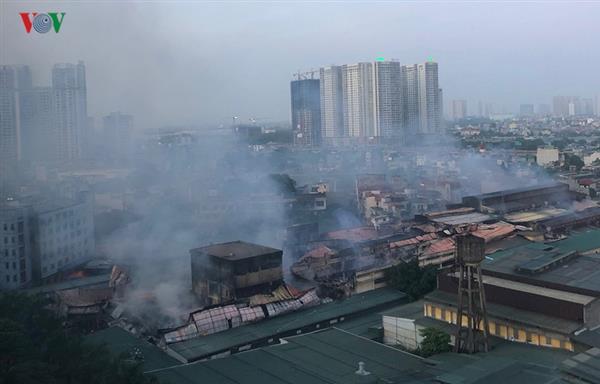 Chủ tịch Hà Nội lệnh tẩy độc, di dời Công ty Rạng Đông