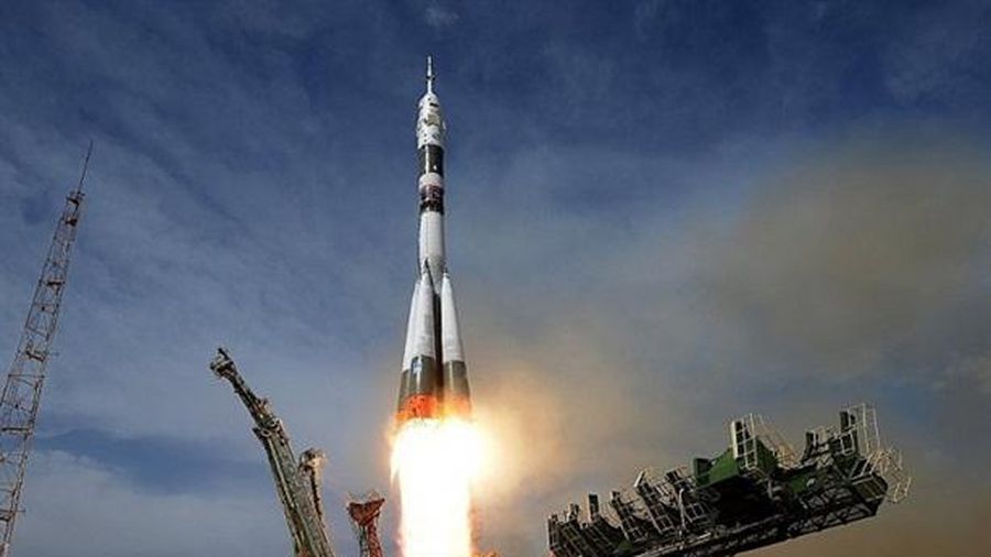 Nga dùng siêu pháo điện từ phóng vệ tinh