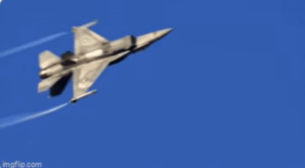 Tên lửa hành trình Kh-59 Nga tấn công chính xác, cơ sở năng lượng Ukraine bốc cháy dữ dội