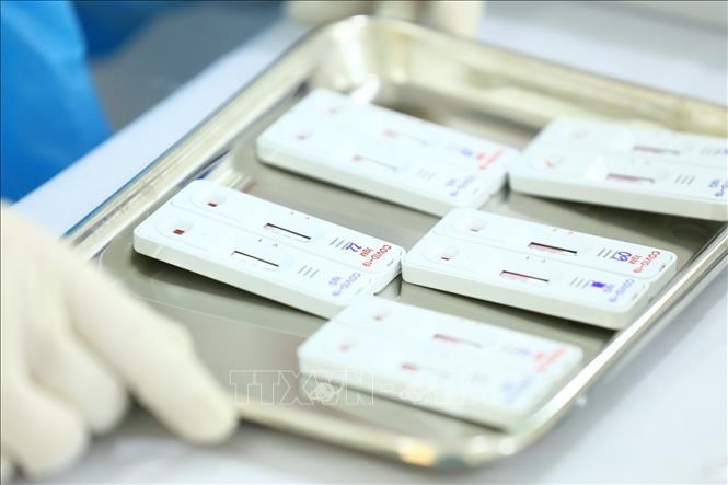 Thủ tướng yêu cầu Bộ Y tế thông báo về việc có hay không kit xét nghiệm phát hiện Omicron