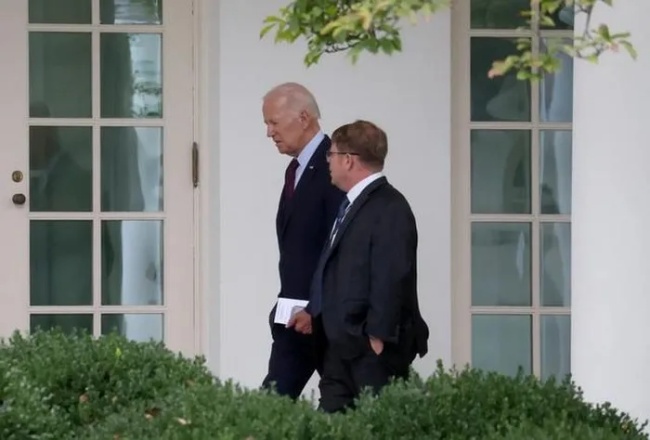 Báo Mỹ: Chuyên gia thần kinh học gặp bác sĩ của Tổng thống Biden nhiều lần