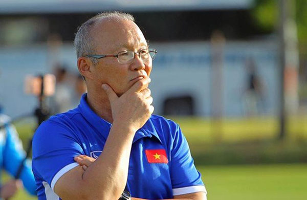 Đại sứ quán Na Uy đưa tin thầy Park sang châu Âu xem Alex Đặng thi đấu