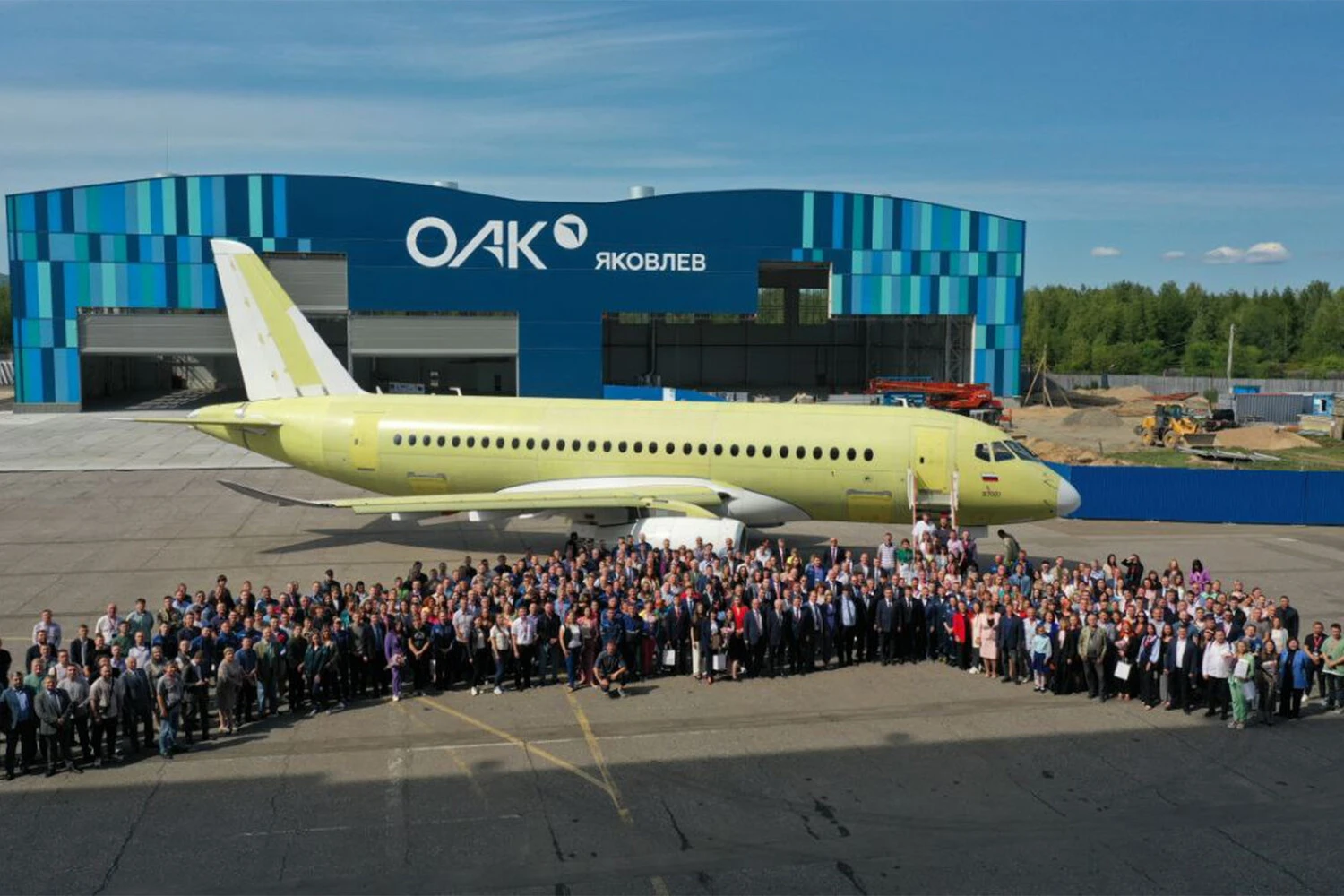 SJ-100 lao vút lên bầu trời, thư ký TT Putin tuyên bố ''Thành công lớn'': Nga chính thức khôi phục vị thế hàng đầu