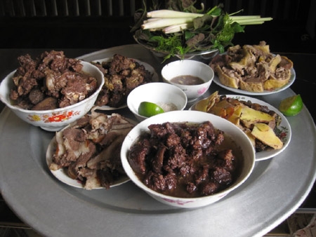 Ý tưởng làm thịt chó hun khói của ông chủ người Czech