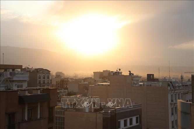 Israel tấn công Iran: Nhiều nước đóng cửa không phận, các hãng hàng không chuyển hướng bay