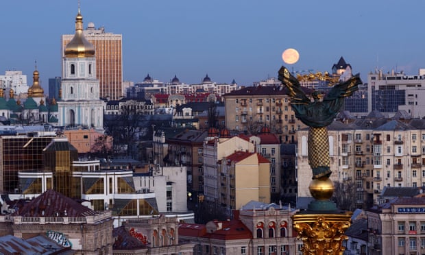 Người dân Kiev nhẹ nhõm khi Nga rút quân giảm leo thang với Ukraine