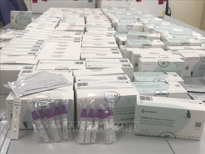 Thu giữ khoảng 1.000 bộ test nhanh SARS-CoV-2 không có hóa đơn chứng từ