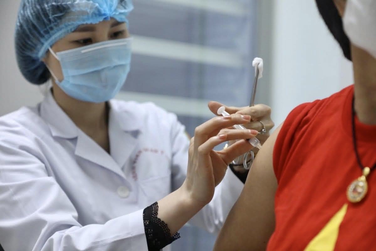 Hơn 13.000 người đã tiêm thử nghiệm vắc xin Covid-19 Nanocovax của Việt Nam
