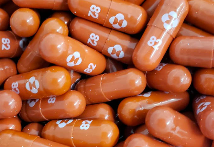 Thuốc uống chống COVID-19 sắp ra mắt có thể tạo bất bình đẳng như vắc-xin