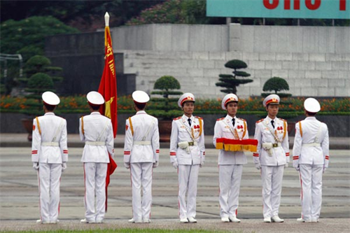Trang trọng lễ chào cờ mừng ngày Quốc khánh