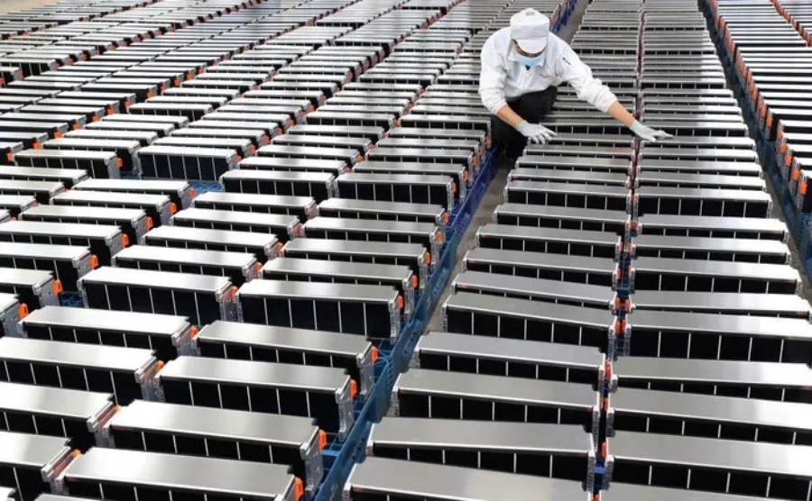 Trung Quốc gây bất ngờ với một loại pin mới, cuộc đua xe điện càng nóng