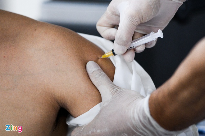 Thủ tướng: ''Đến đầu năm 2022, 75 triệu người sẽ được tiêm vaccine''
