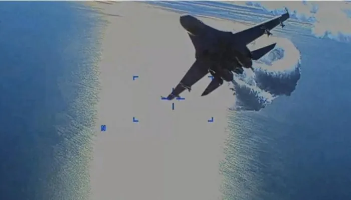 Chiến đấu cơ Nga chặn UAV của Mỹ trên biển Đen