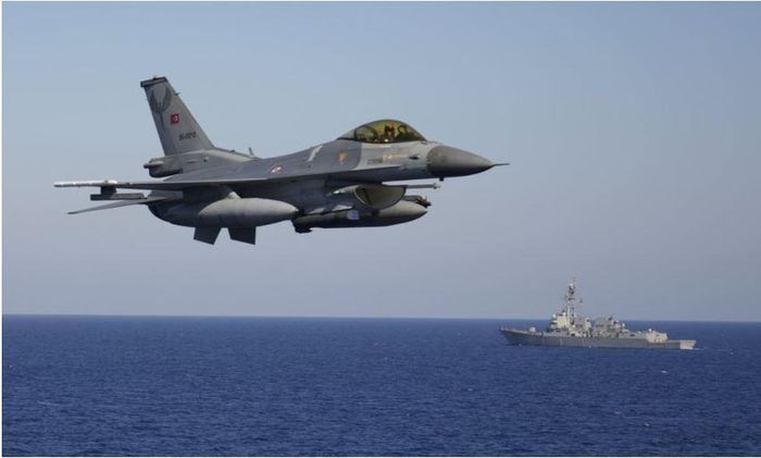 Chuyên gia CIA: F-16 sẽ chỉ là một ''món đồ chơi khác'' đối với Moskva