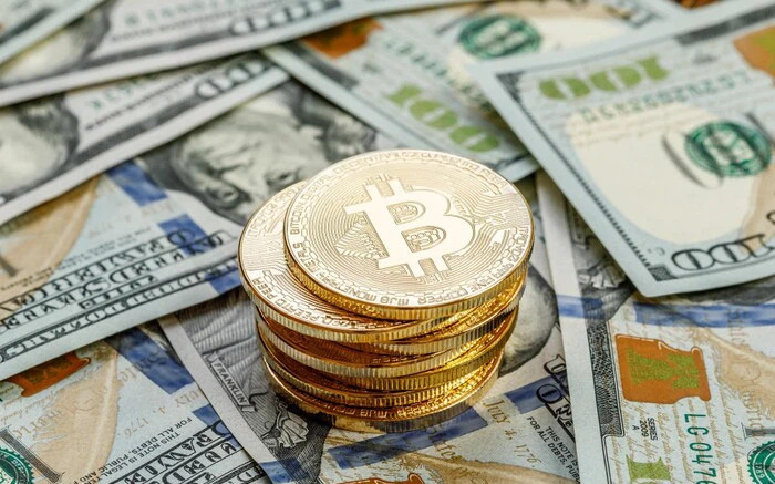 Bitcoin lao dốc mạnh sau khi lập đỉnh, thời gian tới sẽ diễn biến thế nào?