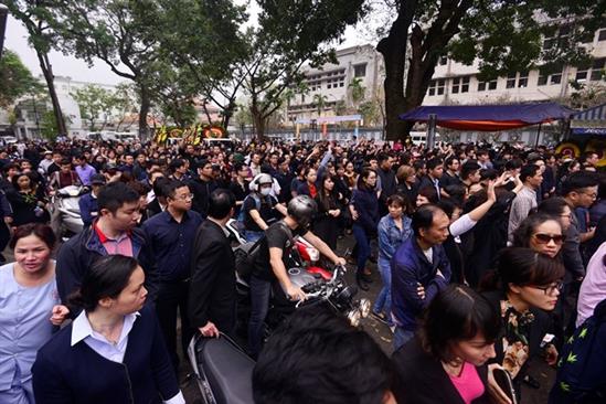 Lễ tang Trần Lập và nước mắt của sự bất lực