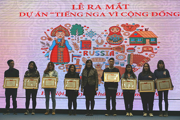 Một lớp trẻ Hà Nội đang hết mình giữ “hồn Nga” nơi đất Việt