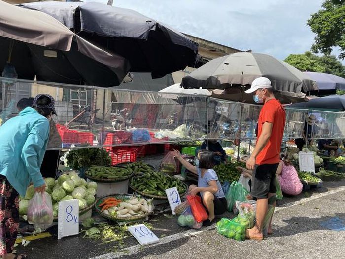 Xét nghiệm Covid-19 hàng tuần cho người bán hàng, làm việc tại các chợ
