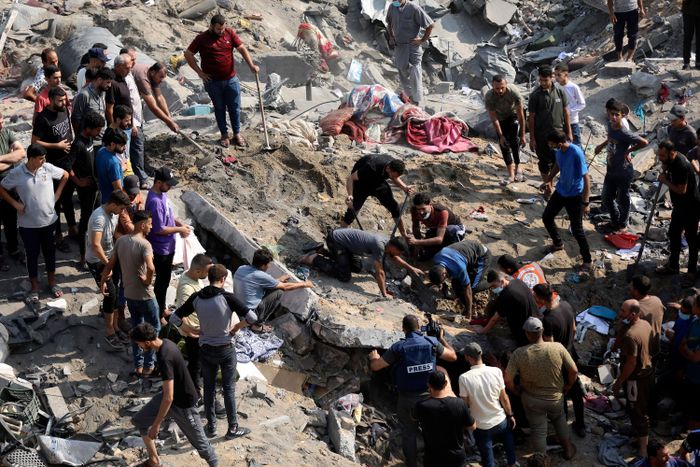 Quân đội Israel xác nhận không kích trại tị nạn lớn nhất ở Dải Gaza ngày thứ hai liên tiếp