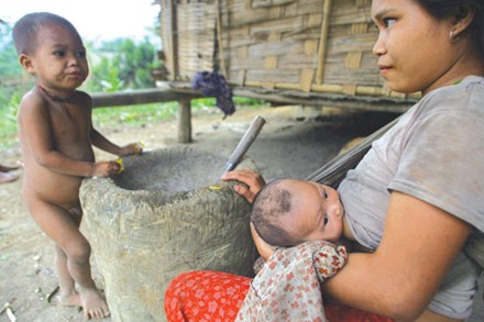 Những hình ảnh độc về tộc người suýt tuyệt chủng ở vùng cao Nghệ An