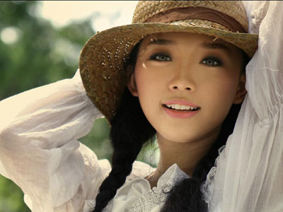 Đại nhạc hội 2013: Tóc Tiên “Cô ca sỹ nữ sinh”