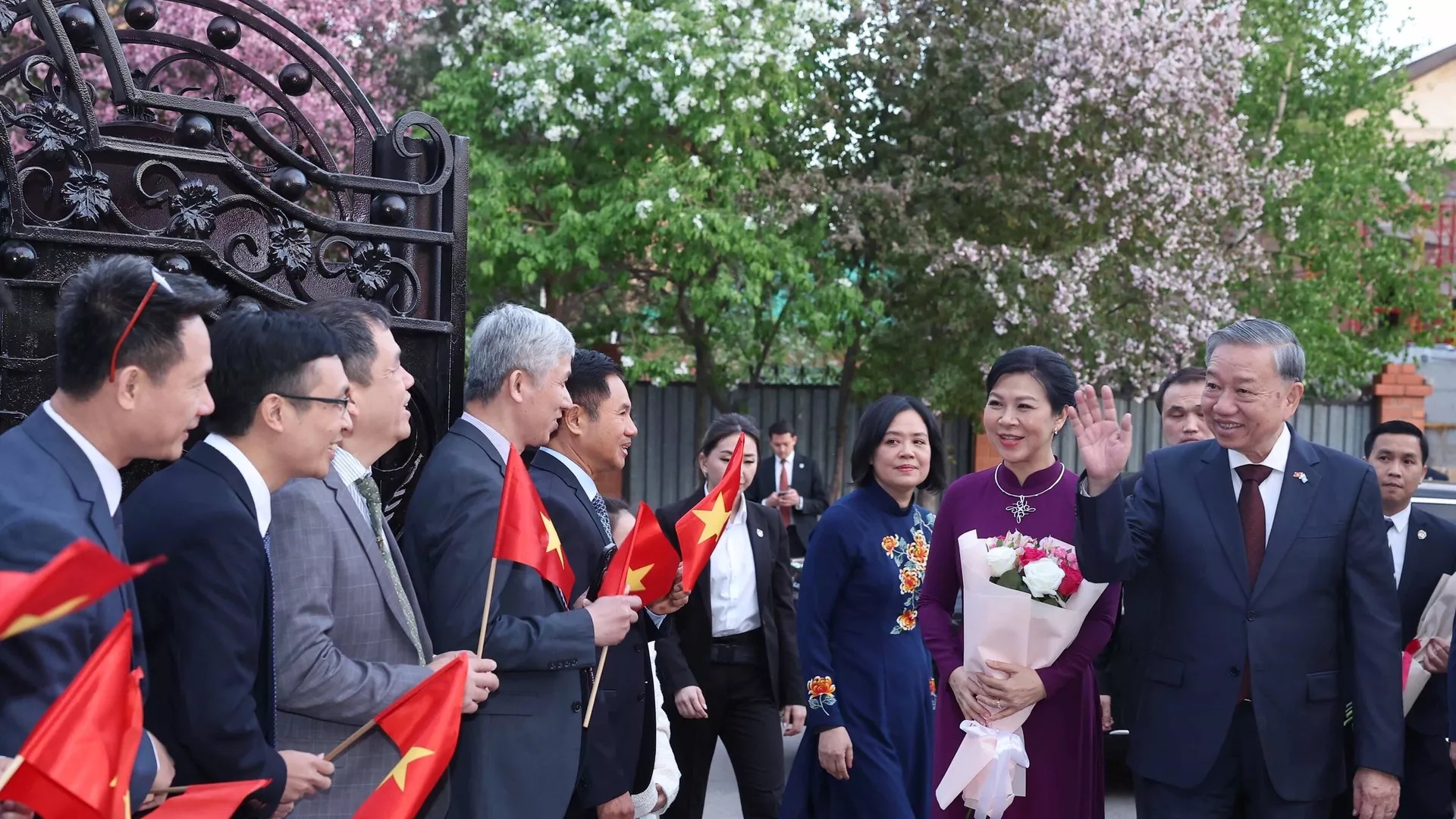 Gặp mặt kiều bào Kazakhstan, Tổng Bí thư nhấn mạnh sức mạnh đoàn kết, tinh thần dân tộc