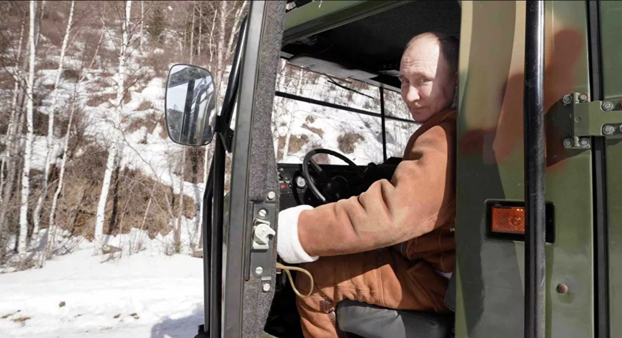 Xe địa hình dành cho Tổng thống. Ông Putin đi xe gì vào cuối tuần trước?