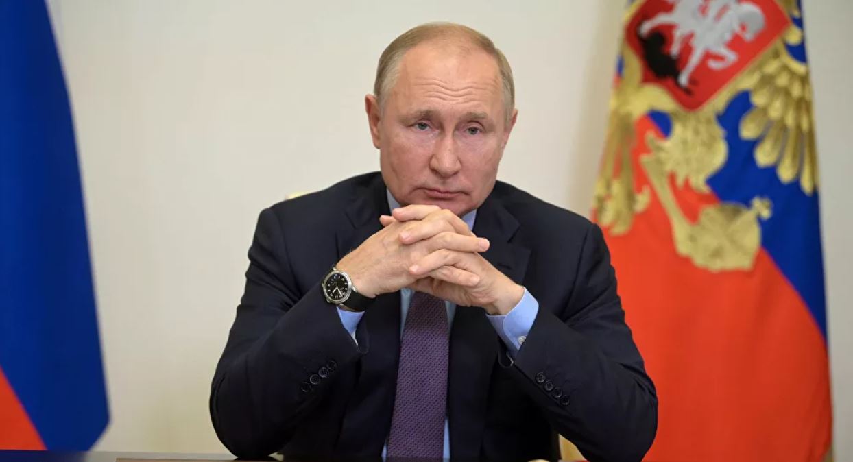 Người phát ngôn của Điện Kremlin: Cả tổng thống Putin và Sputnik V đều làm việc như bình thường