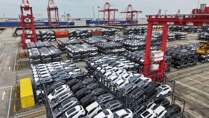 Áp thuế xe điện Trung Quốc: Bắc Kinh lên tiếng 'phàn nàn'; thịt lợn nhập khẩu từ EU bất ngờ 'chịu trận'