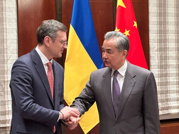 Ngoại trưởng Ukraine và Trung Quốc gặp nhau bàn về xung đột Nga - Ukraine