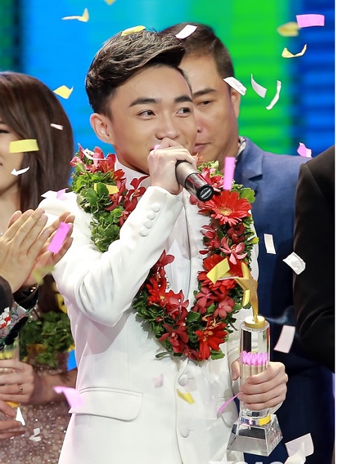 Thần tượng Bolero: Trung Quang giành quán quân - khi chiến thắng không vỡ òa
